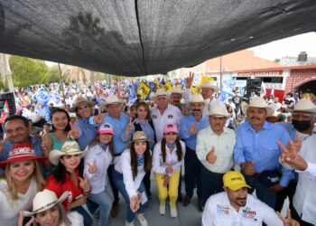 Verástegui hace compromisos en Villa de Casas