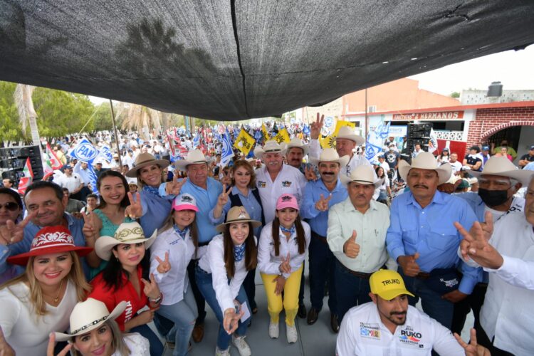 Verástegui hace compromisos en Villa de Casas