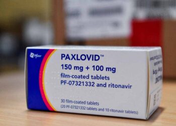 OMS recomienda uso de Paxlovid, antiviral de Pfizer contra covid-19