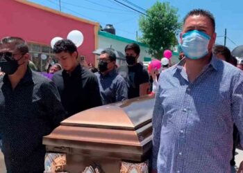 Familiares y amigos dan último adiós a Debanhi en Galeana, Nuevo León