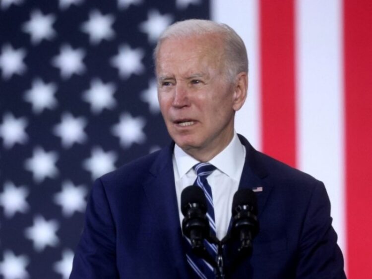 Corte de EU bloquea el cese de la política de fronteras abiertas de Biden