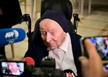 Monja francesa celebra 118 años, es la más longeva del mundo