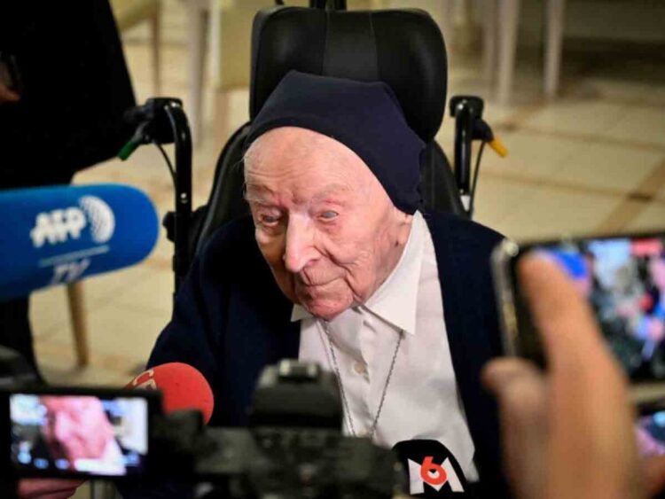 Monja francesa celebra 118 años, es la más longeva del mundo