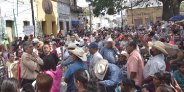 Llama Américo Villarreal en Ocampo al voto masivo “para que no nos hagan trampa”