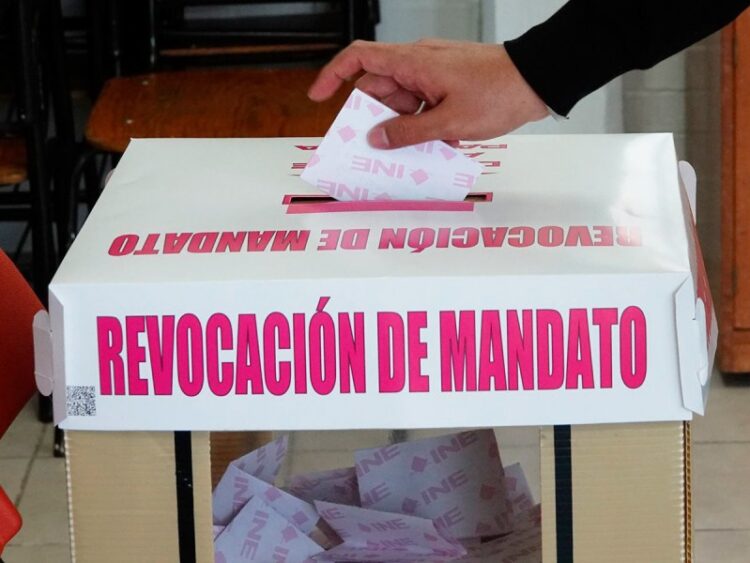 Invalida el TEPJF la revocación de mandato por falta de votos