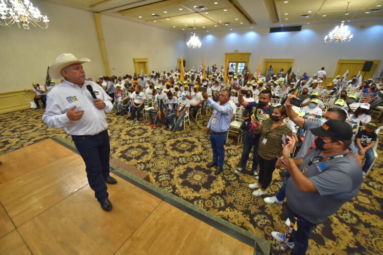 Y ofrece Truko “cero corrupción” ante constructores de Matamoros