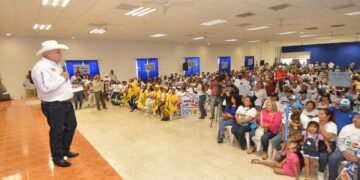 Recorre El Truko Cruillas, Méndez y Burgos para pedir el voto