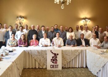 Para detonar el desarrollo, necesitamos ir de la mano de los empresarios: Américo