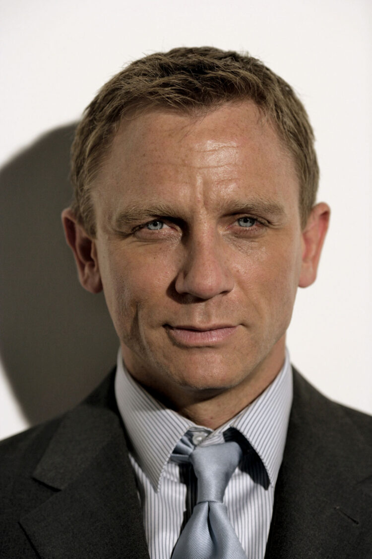 Daniel Craig tiene Covid-19