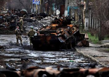 Zelenski acusa a Rusia de genocidio tras masacre en ciudad de Bucha