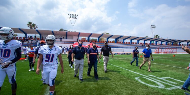 Rector de la UAT inaugura torneo 2022 de la ONEFA en el centro universitario Victoria