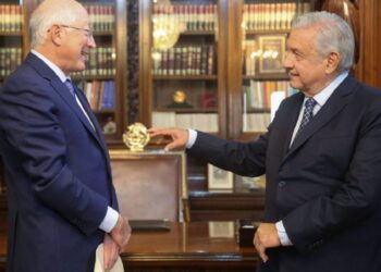 López Obrador se reúne con Ken Salazar en Palacio Nacional