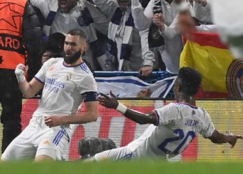 Con triplete de Benzema Real Madrid gana 3-1 al Chelsea