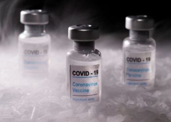 Vacunas anticovid “no responden bien” con subvariante BA.2, según EU