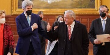 AMLO y John Kerry se reúnen en Palacio Nacional