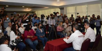 Buscará Américo Villarreal que migrantes sean representados en el Congreso