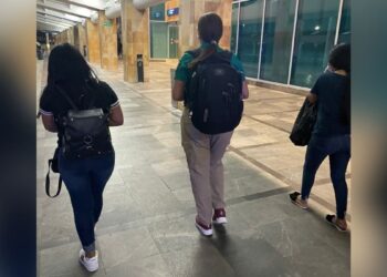 Abandonan a dos menores de EU en Cancún