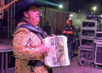 Ramón Ayala se desmaya en pleno concierto