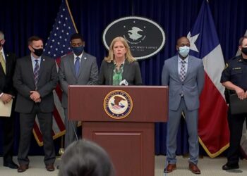 Desmantelan red de narco camioneros en Texas