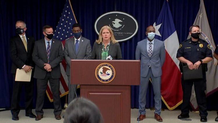 Desmantelan red de narco camioneros en Texas