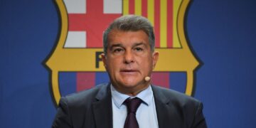 Laporta cuestionado por venta de boletaje a alemanes