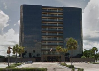 Sentencian a abogado de McAllen por facilitar información a traficantes