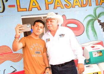 Muestran apoyo a Cesar Verastegui