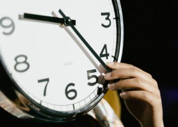 Prevén diputados discutir eliminar el horario de verano