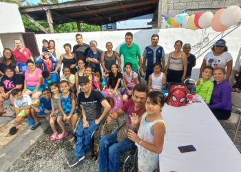 Lleva Lalo Gattás alegría a niños del Club Sin Límites