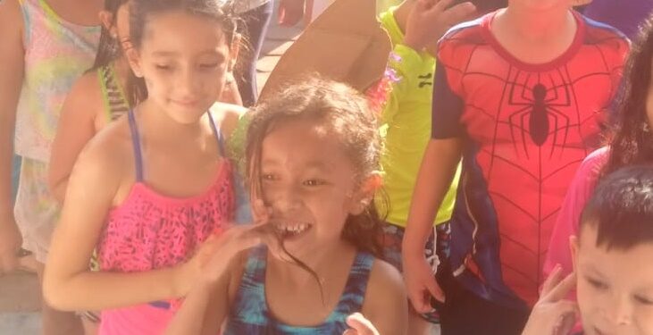 Lleva Lalo Gattás alegría a niños del Club Sin Límites