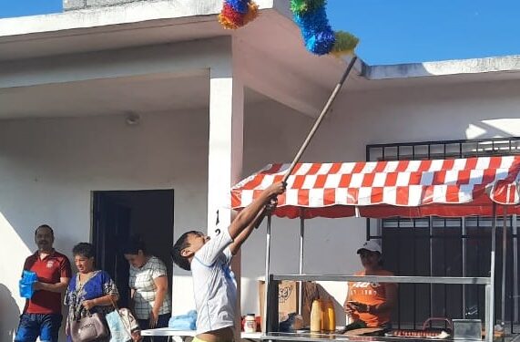 Lleva Lalo Gattás alegría a niños del Club Sin Límites