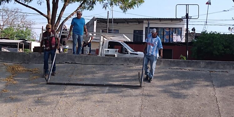 Favorece Lalo Gattás a niños futbolistas