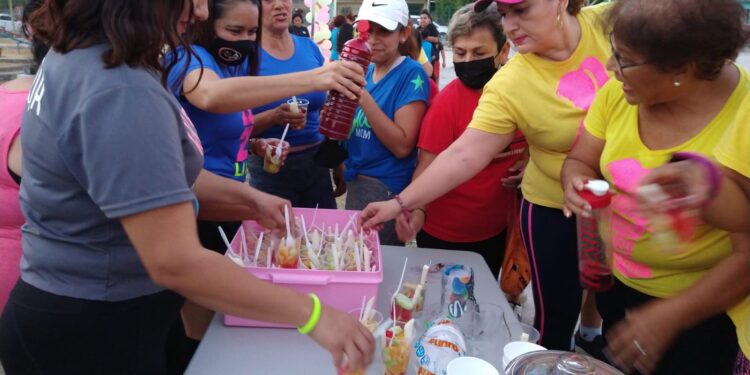 Celebra IV Aniversario grupo de activación física en Tamaul Las Brisas