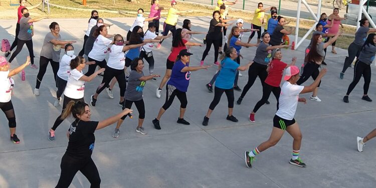 Celebra IV Aniversario grupo de activación física en Tamaul Las Brisas