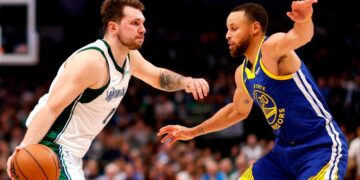 Warriors ponen contra la pared a los Mavericks
