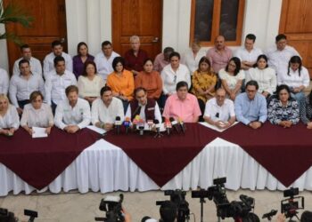 Acusa Morena a Cabeza de Vaca de criminalizar a alcaldes y diputados