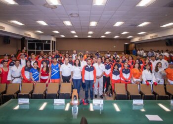 Abandera Rector a deportistas de la UAT rumbo a la Universiada 2022