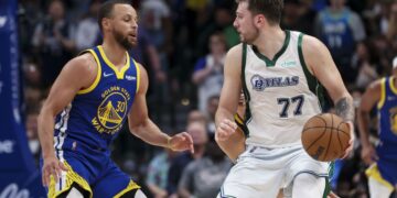Warriors a un juego de eliminar a Mavericks