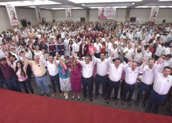 “No van a ser defraudados” ofrece Américo Villarreal a magisterio de Tamaulipas