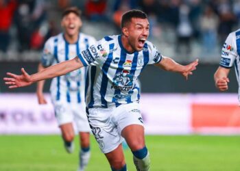 Pachuca aleja la maldición del superlíder ante San Luis