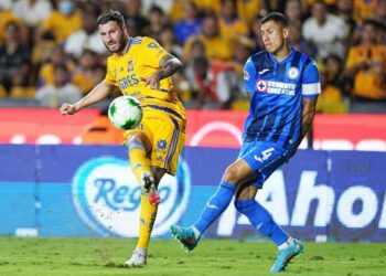 Tigres avanza a semifinales con sufrimiento ante Cruz Azul