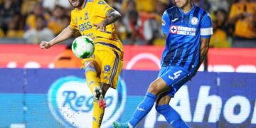 Tigres avanza a semifinales con sufrimiento ante Cruz Azul