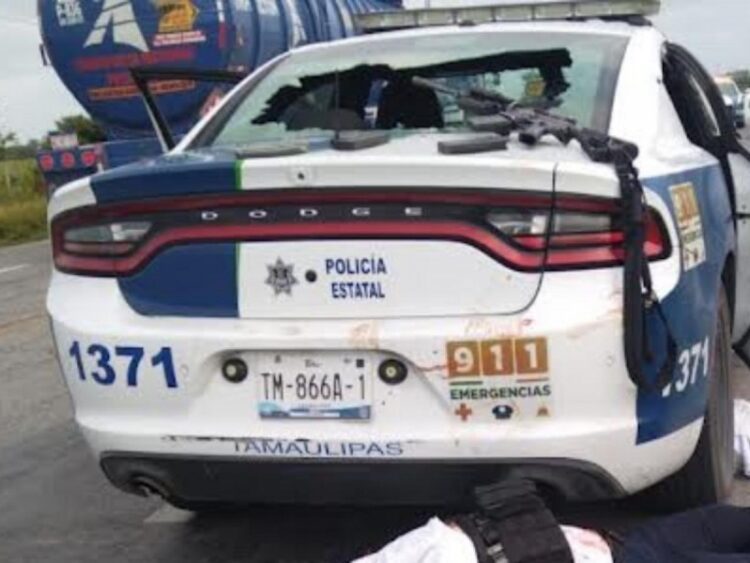 Atacan a policías estatales en San Fernando, muere una mujer