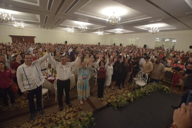 Las mujeres vivirán en paz y se les respetará, compromiso de Américo Villarreal