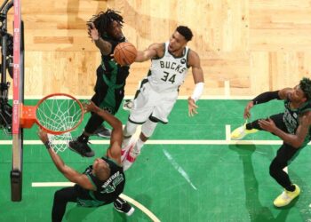 Bucks de Milwaukee le ponen freno a los Celtics de Boston