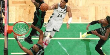Bucks de Milwaukee le ponen freno a los Celtics de Boston