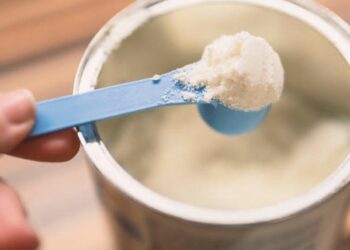 Europa envía a EU primer cargamento de fórmula para bebés