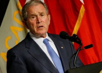 Detienen a iraquí en EU por tramar asesinato de expresidente George W. Bush