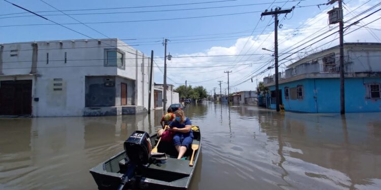 Auxilia Ayuntamiento de Matamoros a población afectada por lluvias