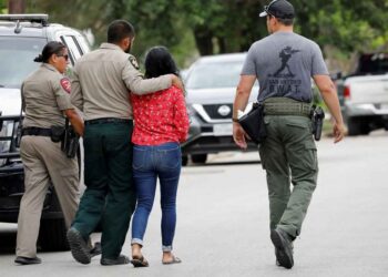 Sube a 21 el número de muertos en tiroteo de Texas: 18 niños y 3 adultos